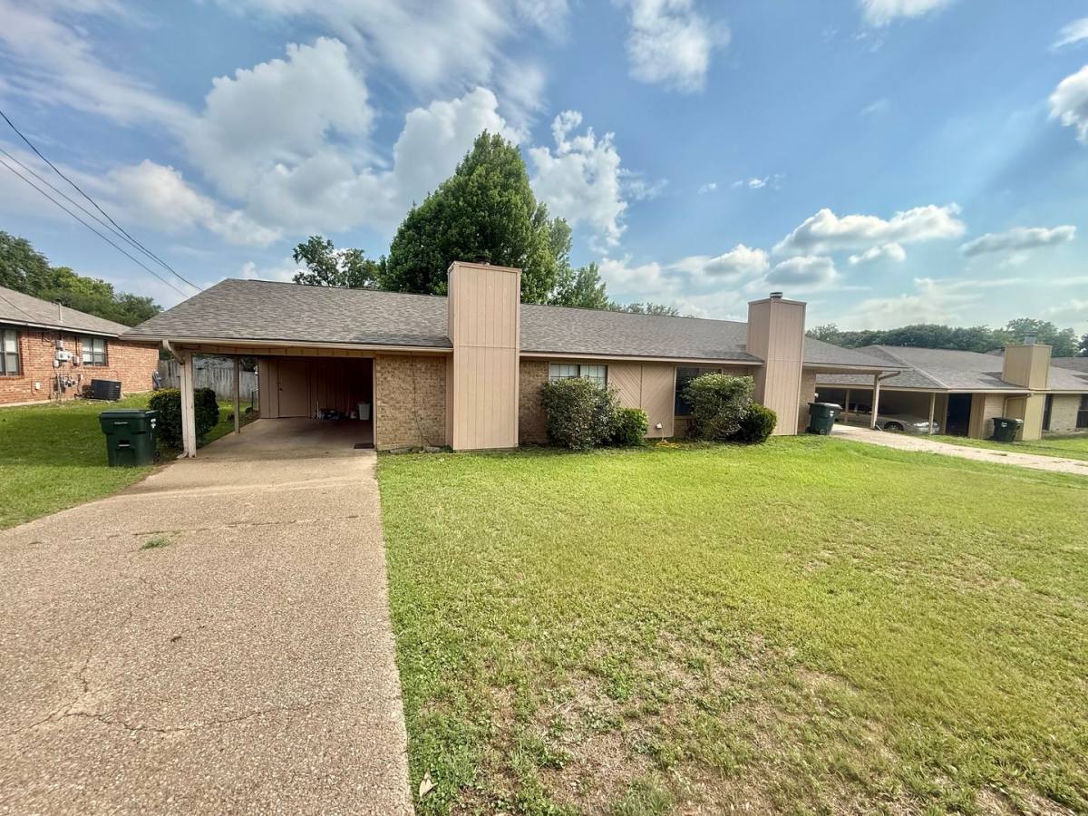 House for rent at 1629 Susan Dr, Tyler, TX 75703