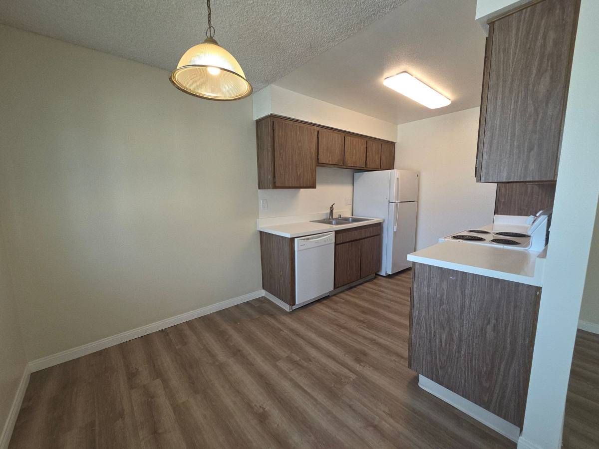 Apartment for rent at 1675 Chapel Dr, Camarillo, CA 93010