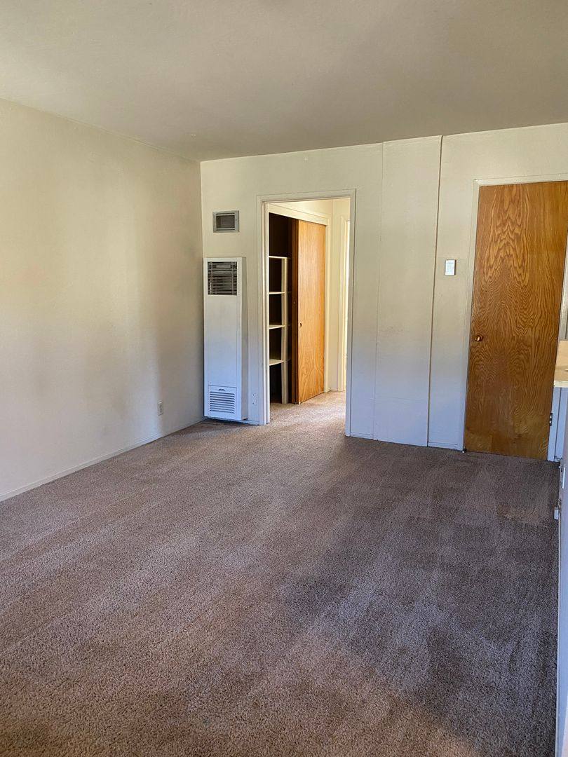 Apartment for rent at 165 E Reed St, San Jose, CA 95112