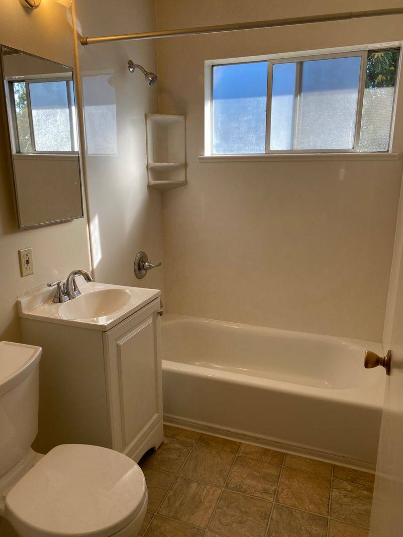 Apartment for rent at 165 E Reed St, San Jose, CA 95112