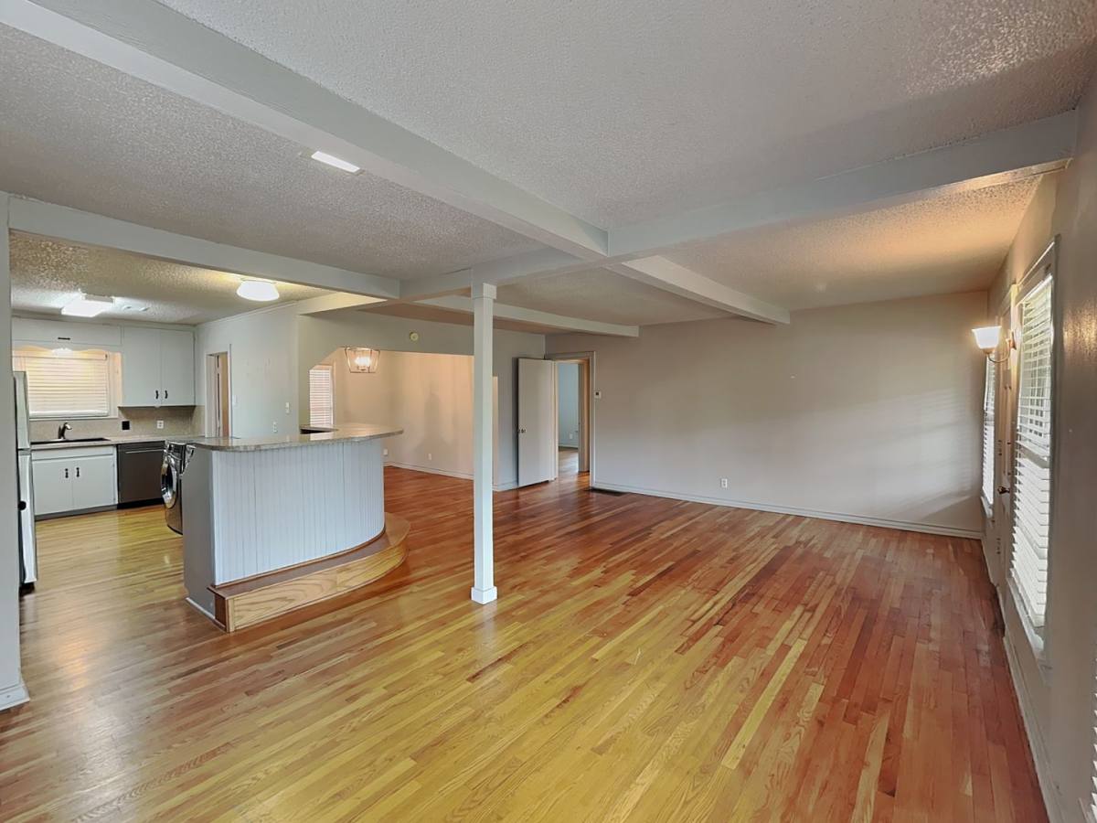Apartment for rent at 4124 Lovell Ave, Fort Worth, TX 76107