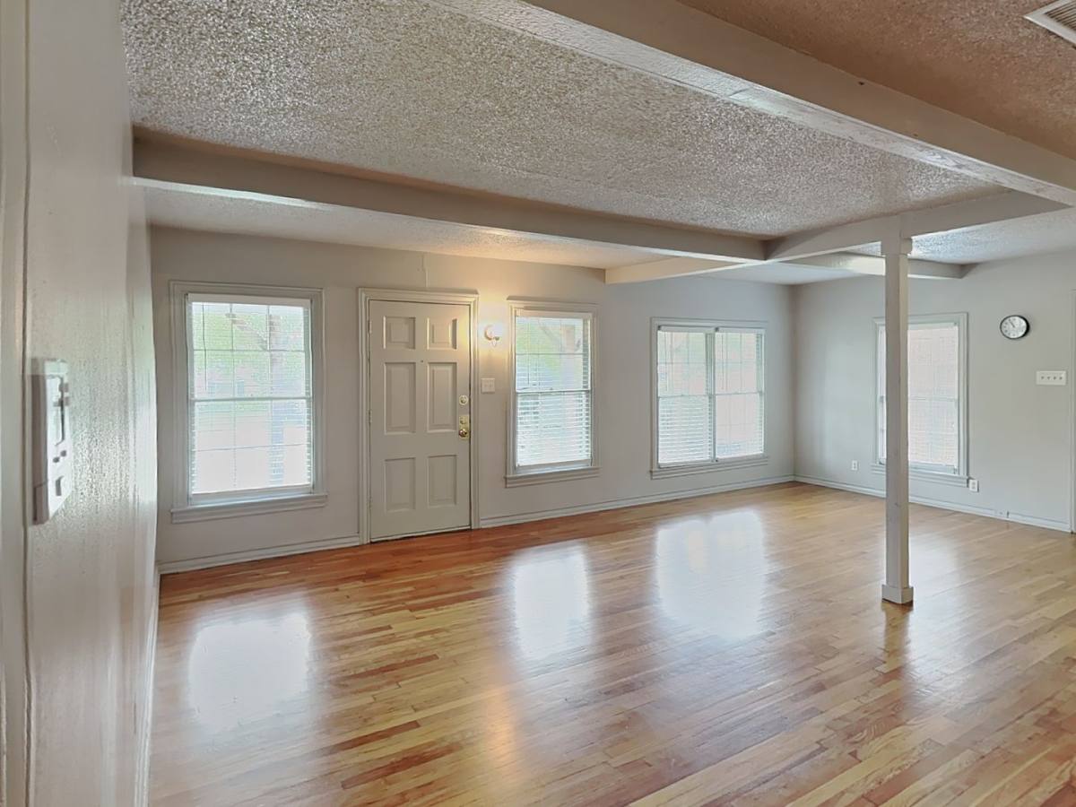 Apartment for rent at 4124 Lovell Ave, Fort Worth, TX 76107