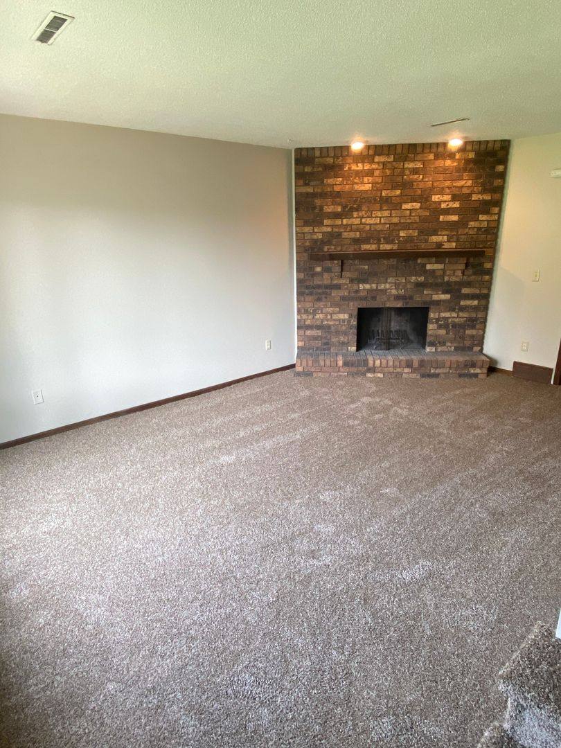 Apartment for rent at 1465-1467 NW 81st St, Clive, IA 50325