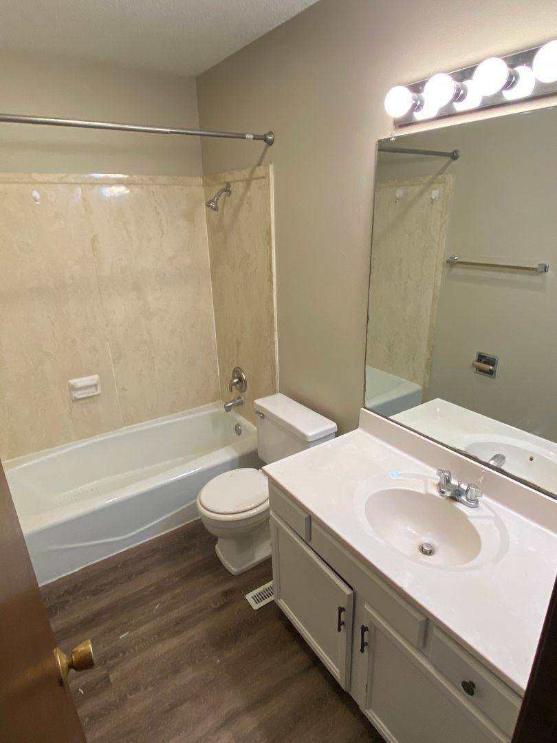 Apartment for rent at 1465-1467 NW 81st St, Clive, IA 50325