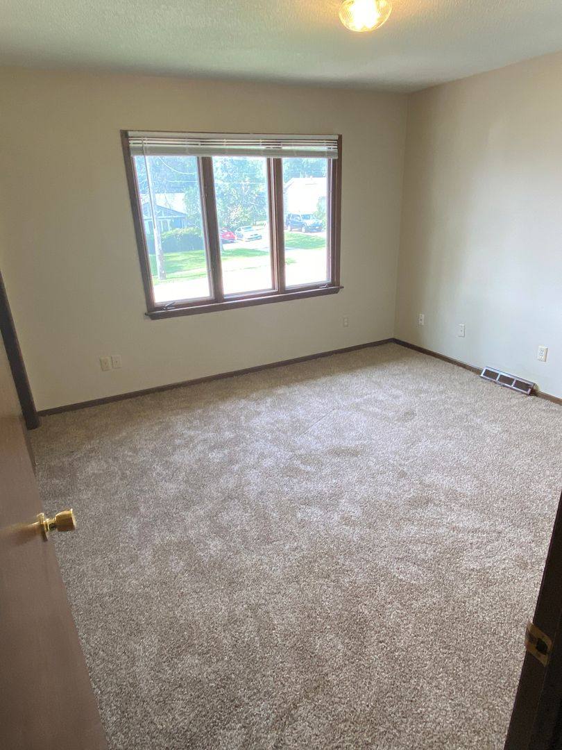 Apartment for rent at 1465-1467 NW 81st St, Clive, IA 50325
