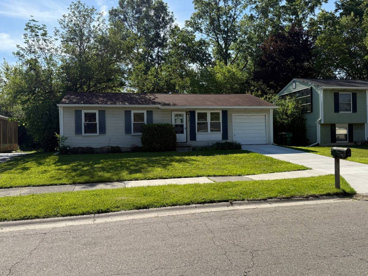 House for rent at 6038 S Ivanhoe Ave, Ypsilanti, MI 48197