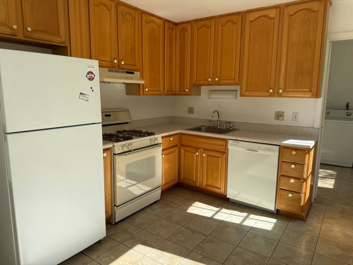 House for rent at 6038 S Ivanhoe Ave, Ypsilanti, MI 48197