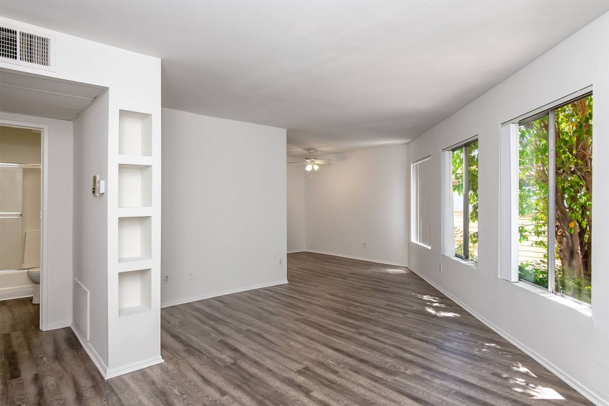 Apartment for rent at 407-409 W Lexington Dr, Glendale, CA 91203