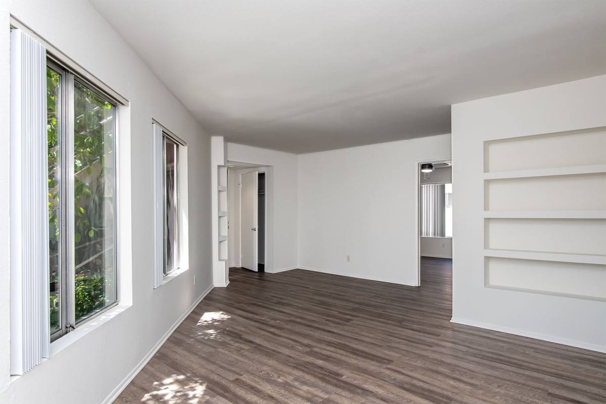 Apartment for rent at 407-409 W Lexington Dr, Glendale, CA 91203