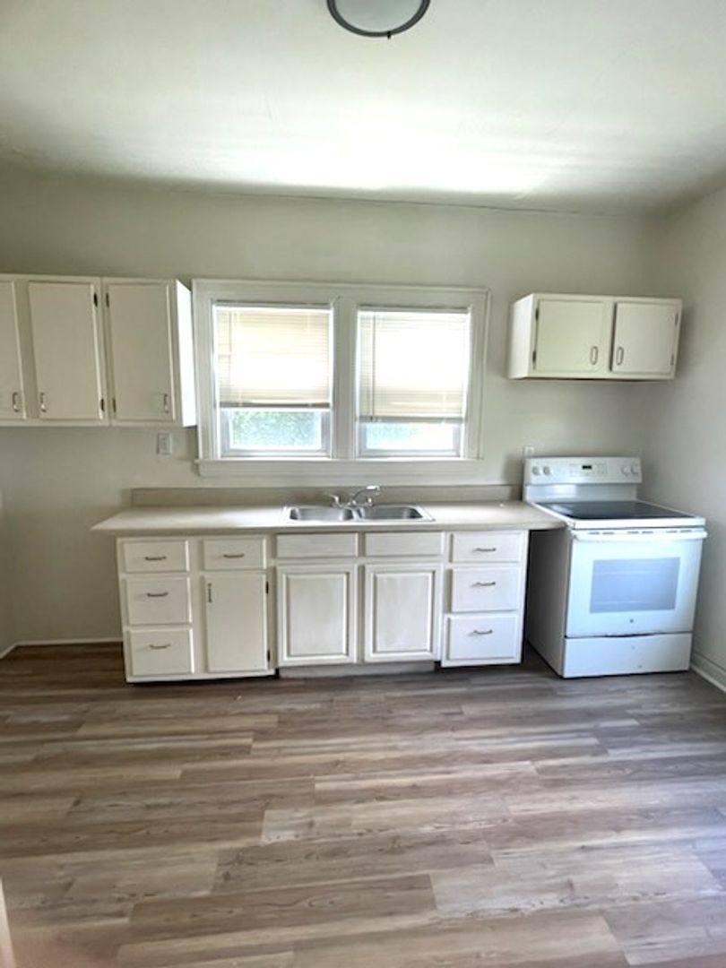 House for rent at 2333 Washington St W, Charleston, WV 25387