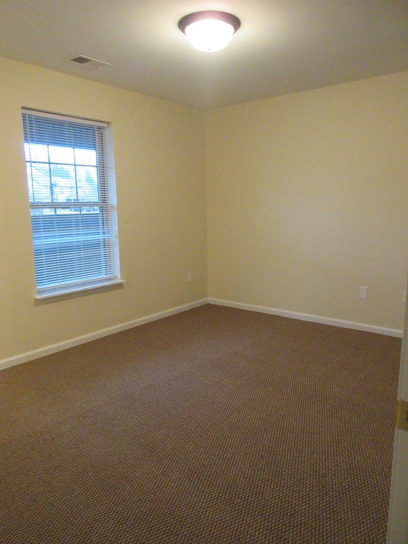 Apartment for rent at 1755 Galbraith Rd, Frankfort, KY 40601