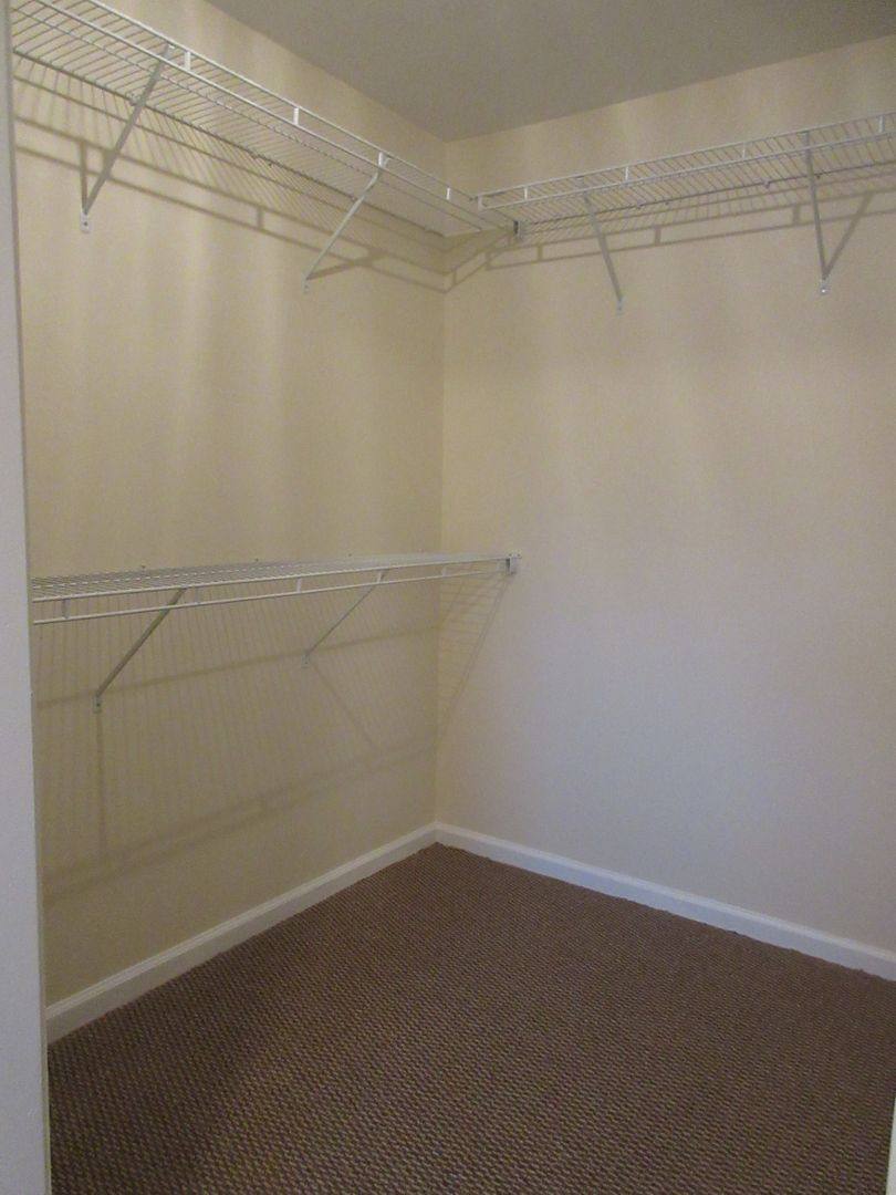 Apartment for rent at 1755 Galbraith Rd, Frankfort, KY 40601