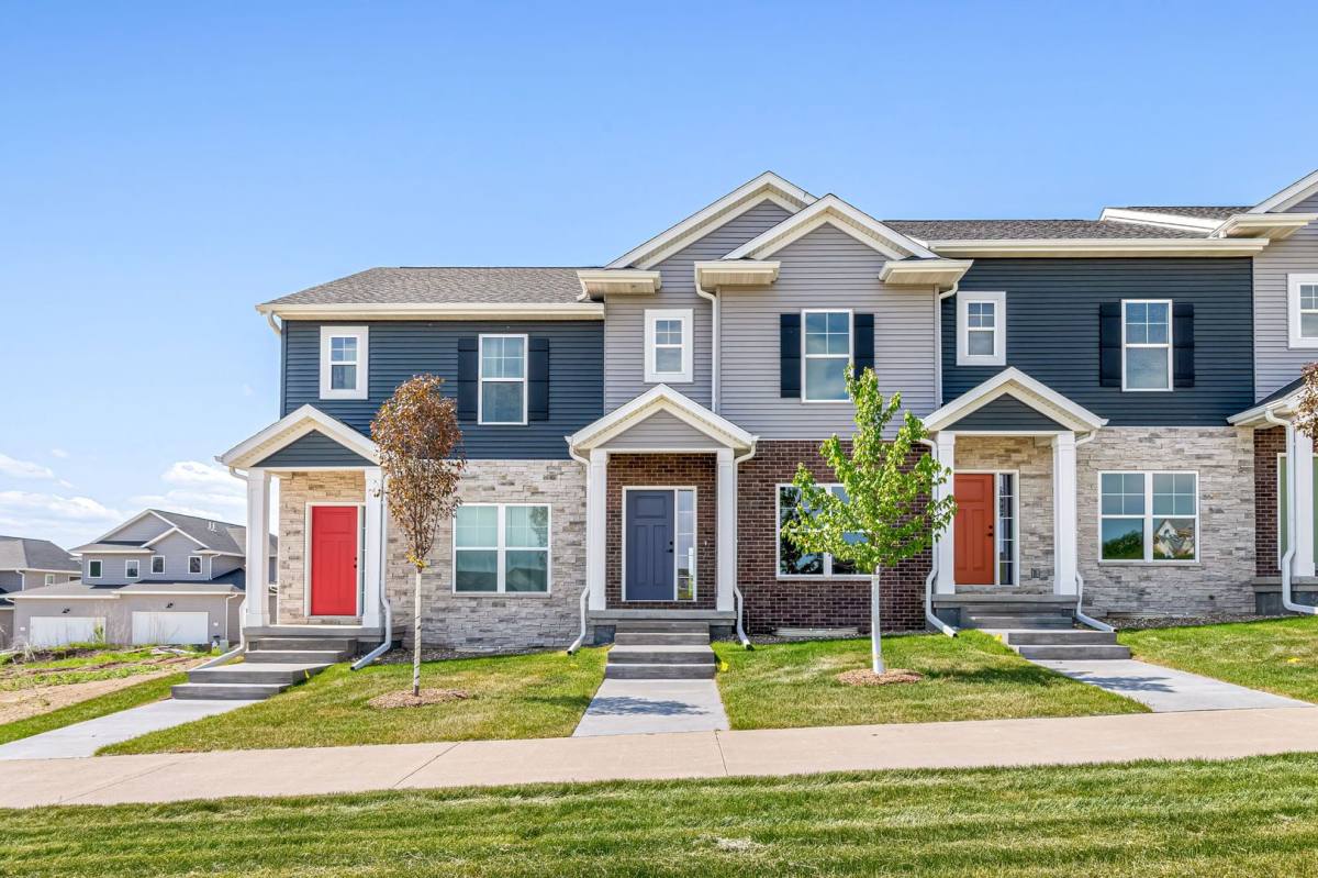 Townhouse for rent at 630 Catherine Dr, Tiffin, IA 52340