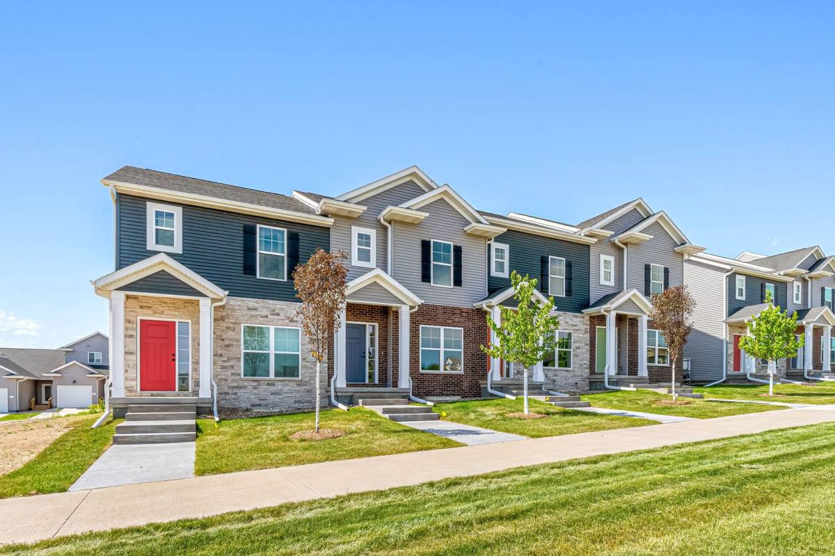 Townhouse for rent at 630 Catherine Dr, Tiffin, IA 52340