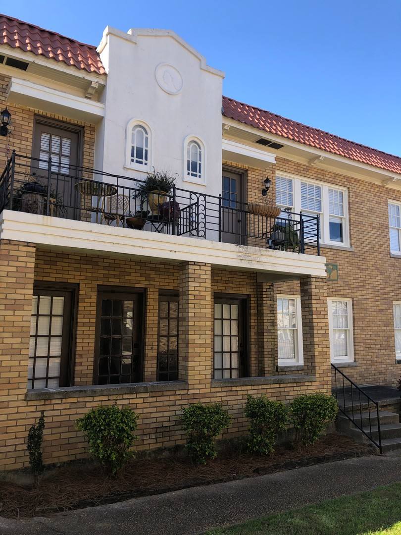 Apartment for rent at 950 N St, Jackson, MS 39202