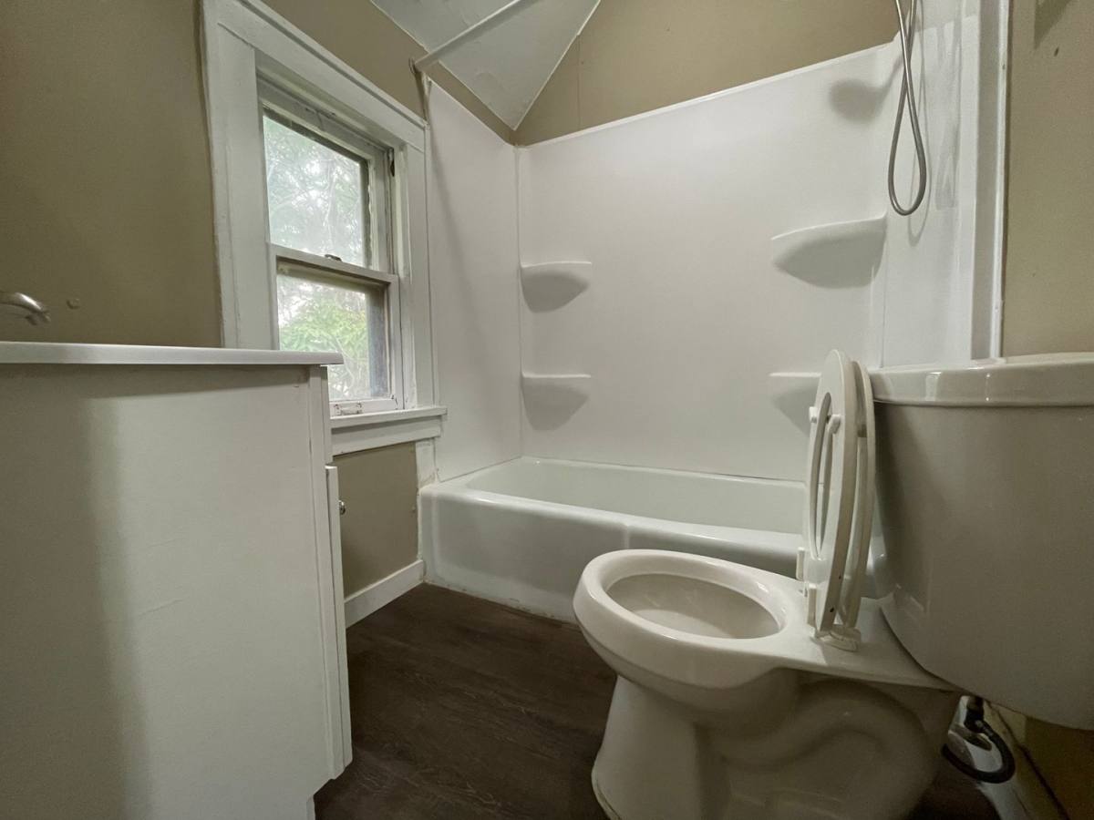 Apartment for rent at 909 Margaret St, Saint Paul, MN 55106