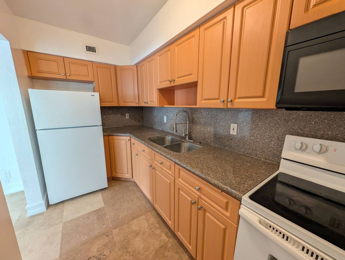 Apartment for rent at 3007 N Andrews Ave, Fort Lauderdale, FL 33311