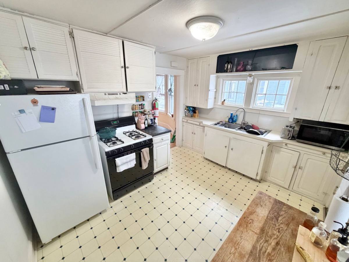 Apartment for rent at 281 S Winooski Ave, Burlington, VT 05401