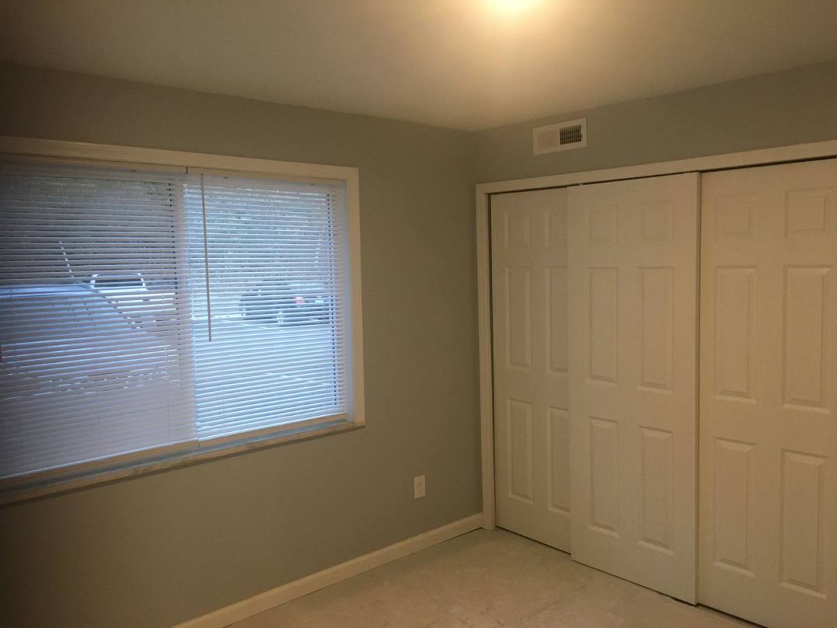 Apartment for rent at 1002 Parkvale Court, Covington, KY 41011