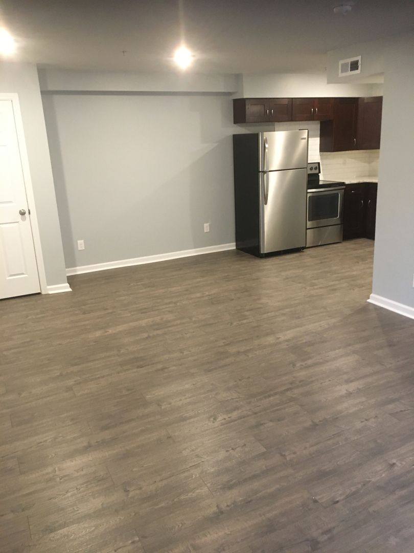 Apartment for rent at 1002 Parkvale Court, Covington, KY 41011