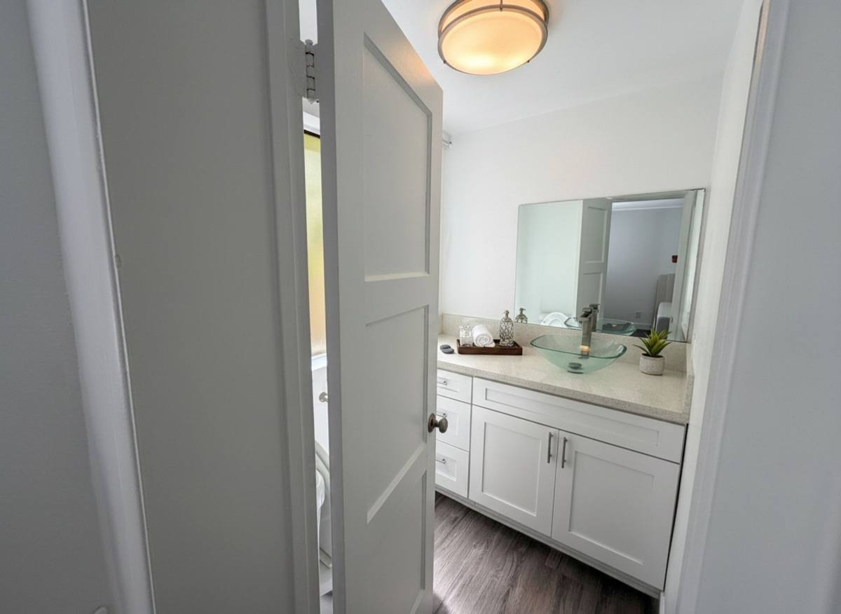 Apartment for rent at 1245 N Laurel Ave, Los Angeles, CA 90046