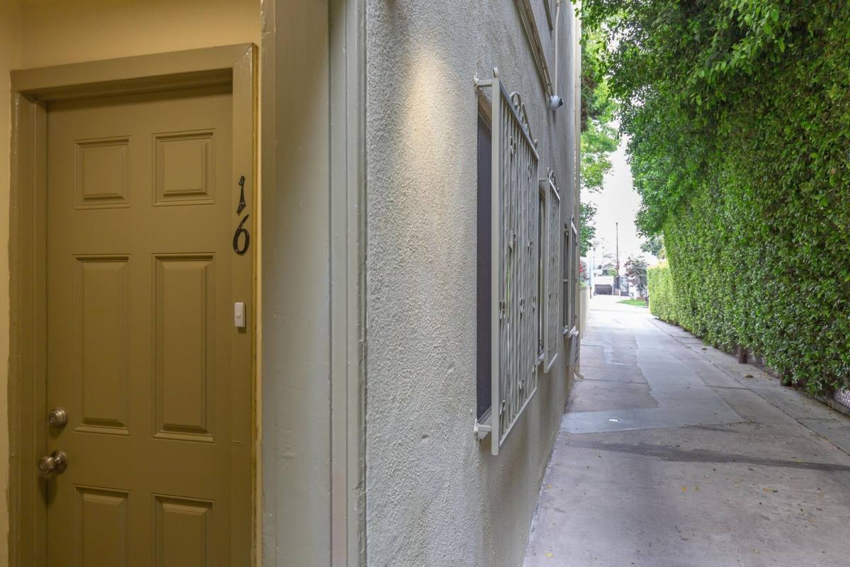 Apartment for rent at 1245 N Laurel Ave, Los Angeles, CA 90046