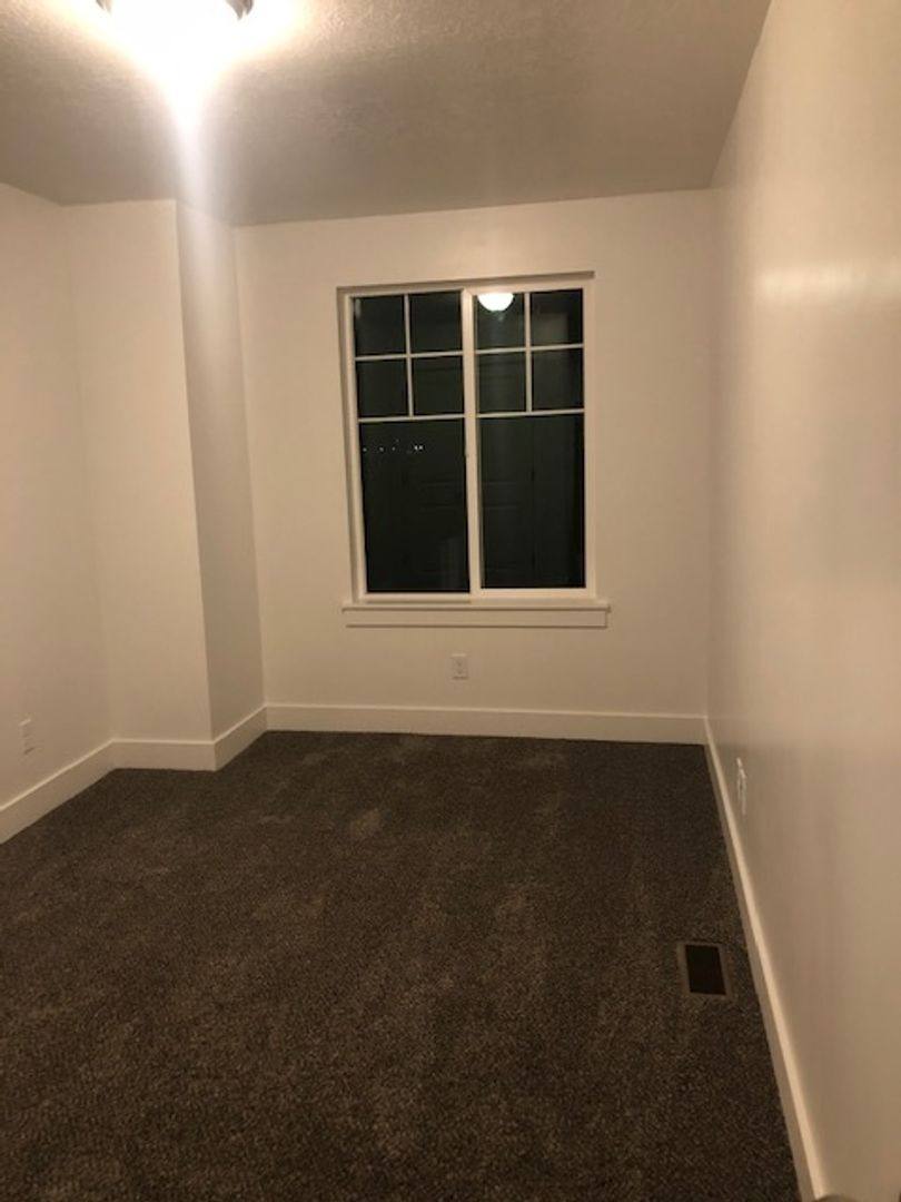 Townhouse for rent at 402 W 100 S, Providence, UT 84332