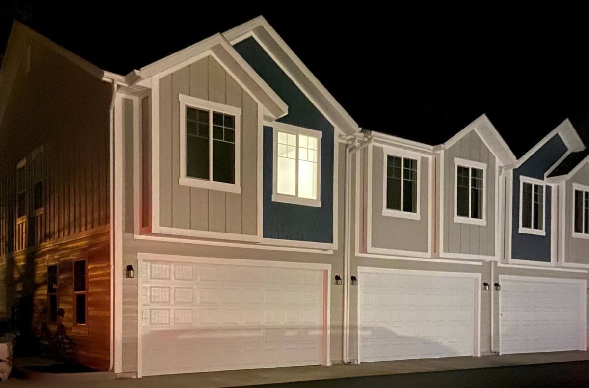 Townhouse for rent at 402 W 100 S, Providence, UT 84332