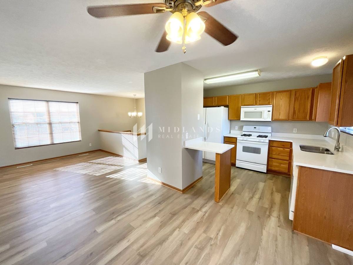 House for rent at 17854 Lillian St, Omaha, NE 68136
