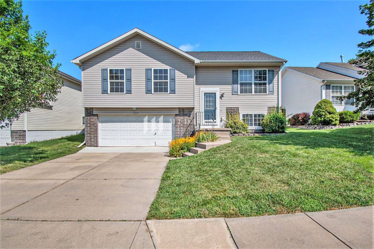 House for rent at 17854 Lillian St, Omaha, NE 68136