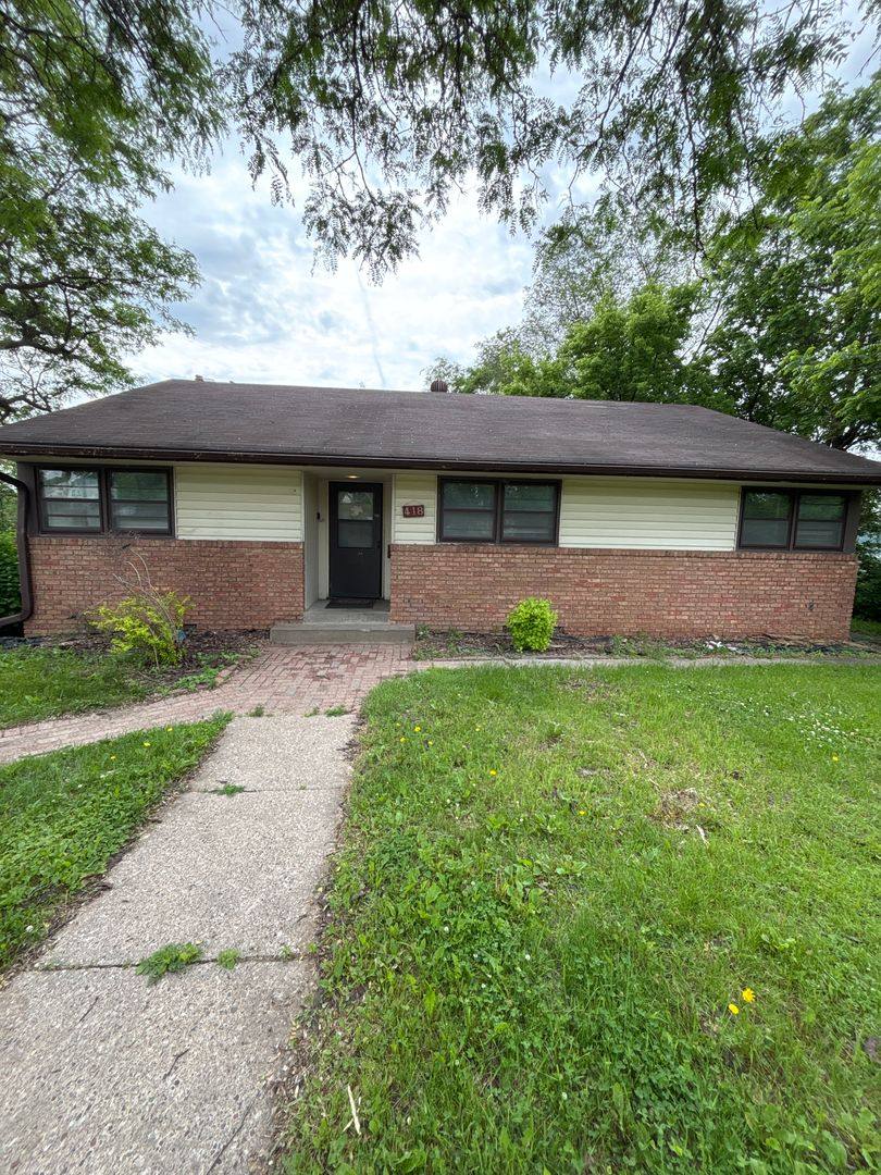House for rent at 418 Wheelock Parkway W, Saint Paul, MN 55117
