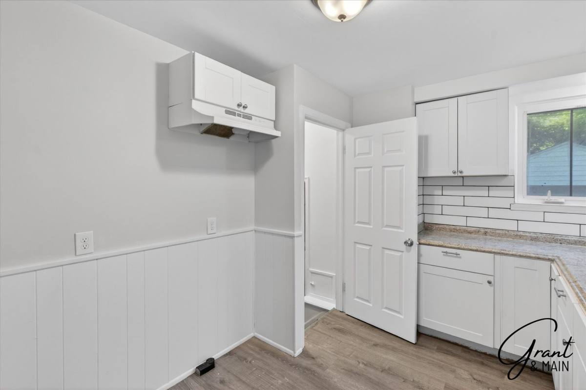 House for rent at 8254 W Parkway, Redford, MI 48239