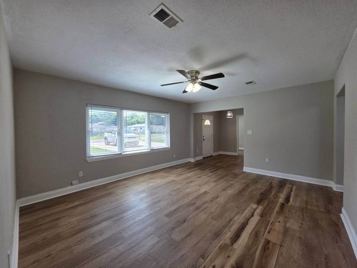 House for rent at 109 Reed Rd, Pensacola, FL 32507