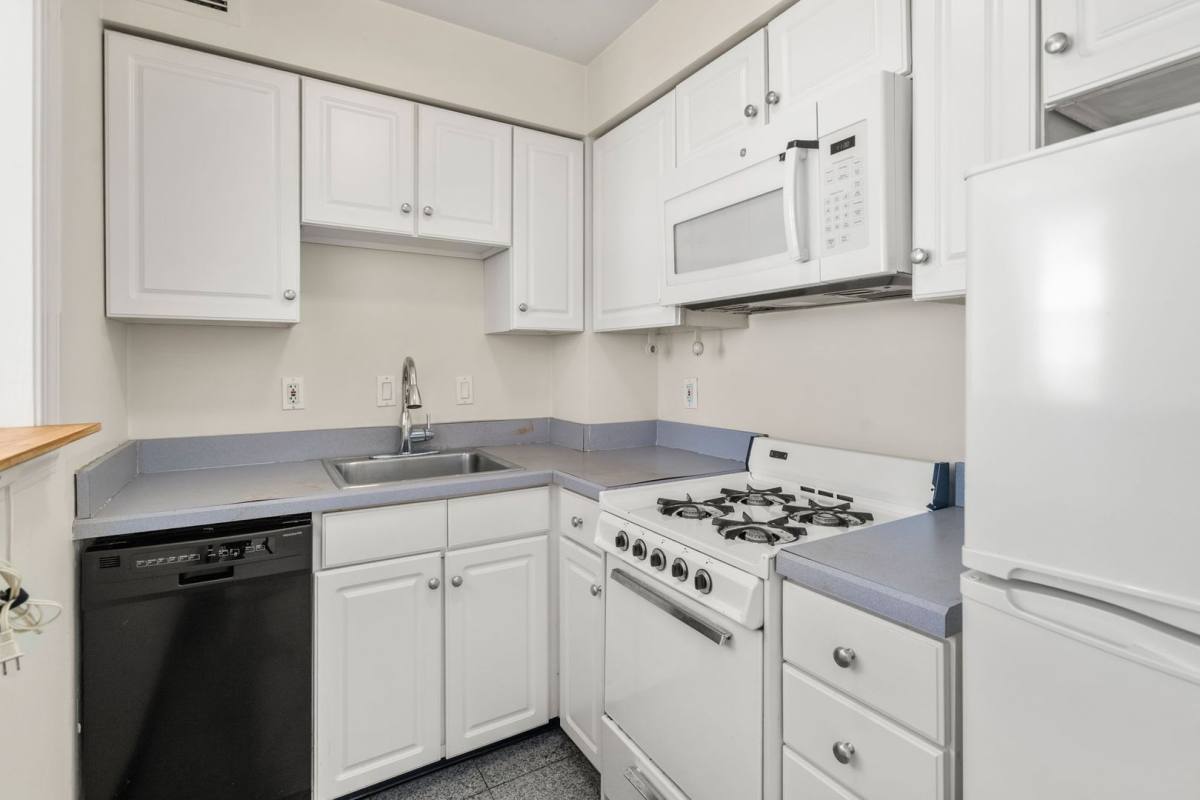 Apartment for rent at 21 Bowdoin St #2C, Boston, MA 02114