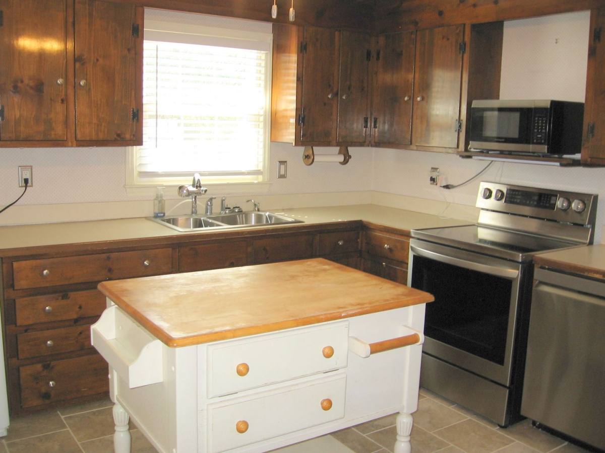 House for rent at 32 Riverside Dr, Smithfield, VA 23430