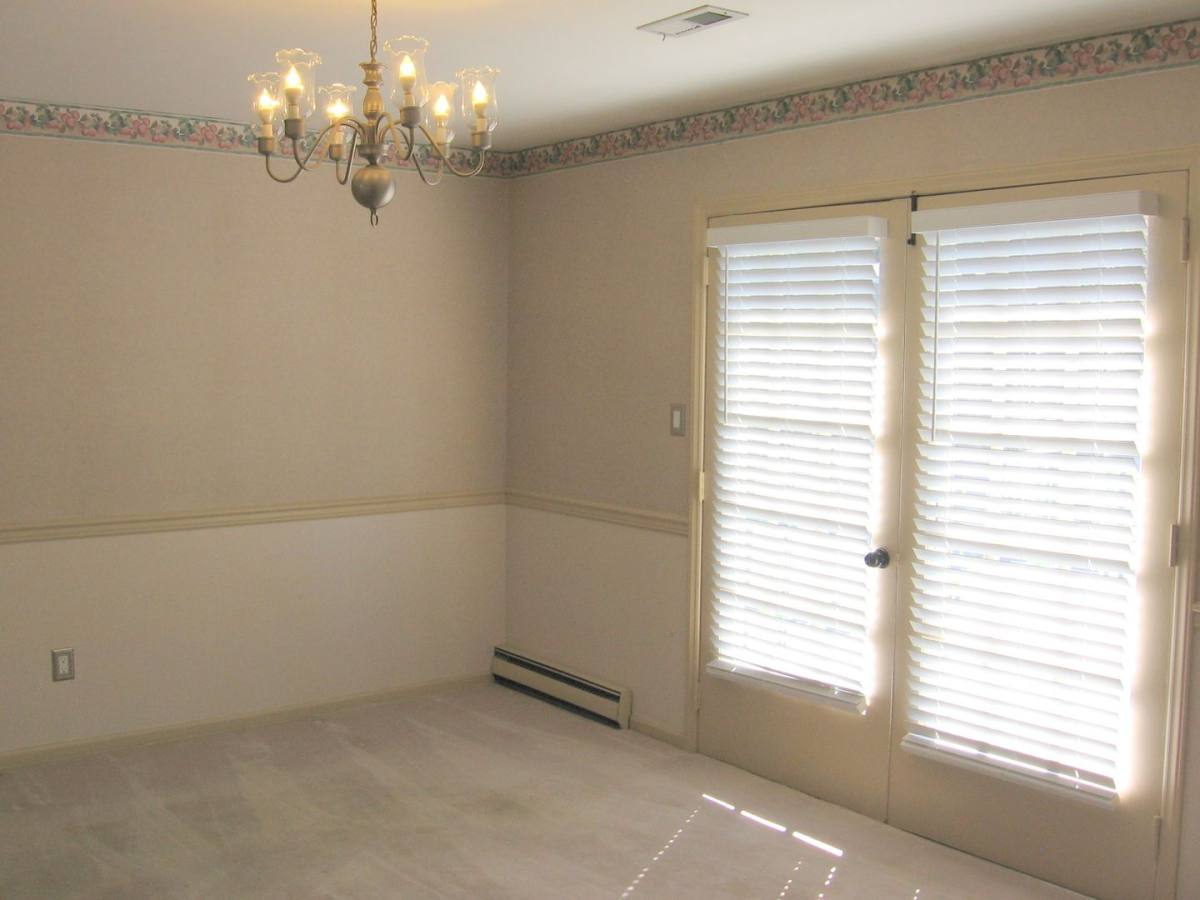 House for rent at 32 Riverside Dr, Smithfield, VA 23430