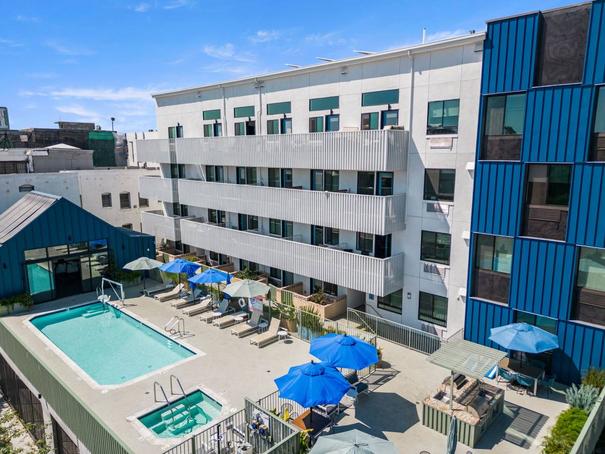 Apartment for rent at 751 Valencia St, Los Angeles, CA 90017