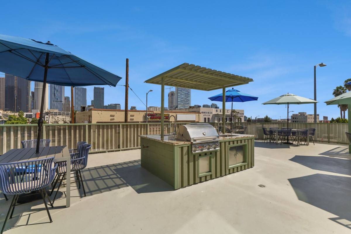 Apartment for rent at 751 Valencia St, Los Angeles, CA 90017