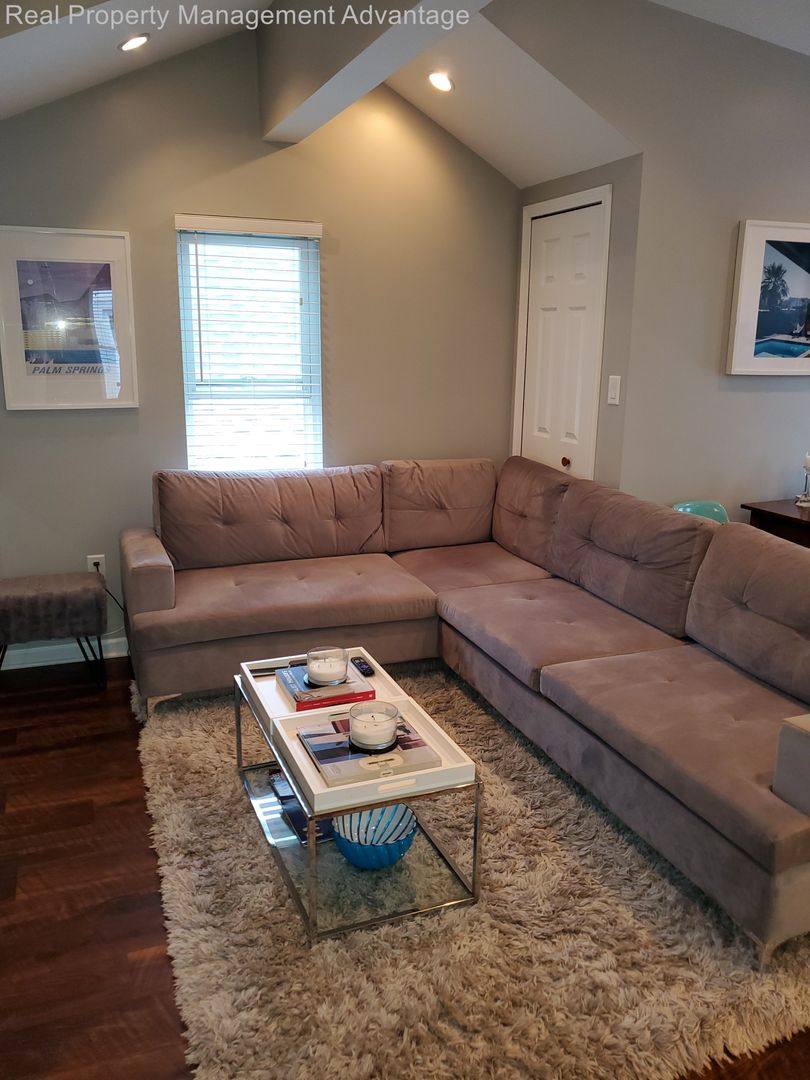 Apartment for rent at 340 E Cambourne St, Ferndale, MI 48220