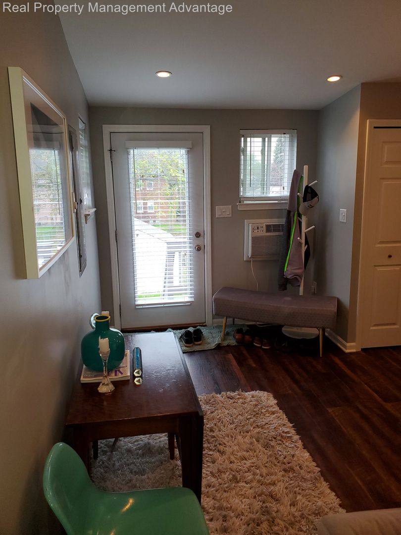 Apartment for rent at 340 E Cambourne St, Ferndale, MI 48220