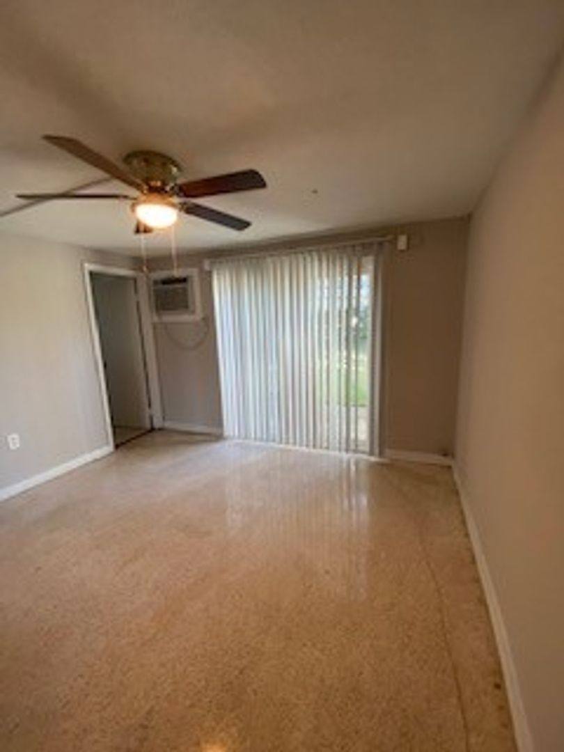 Apartment for rent at 2910 Rubideaux St, Tampa, FL 33629