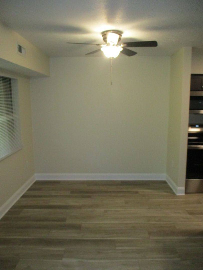 Apartment for rent at 900 Kris Dr, Coraopolis, PA 15108