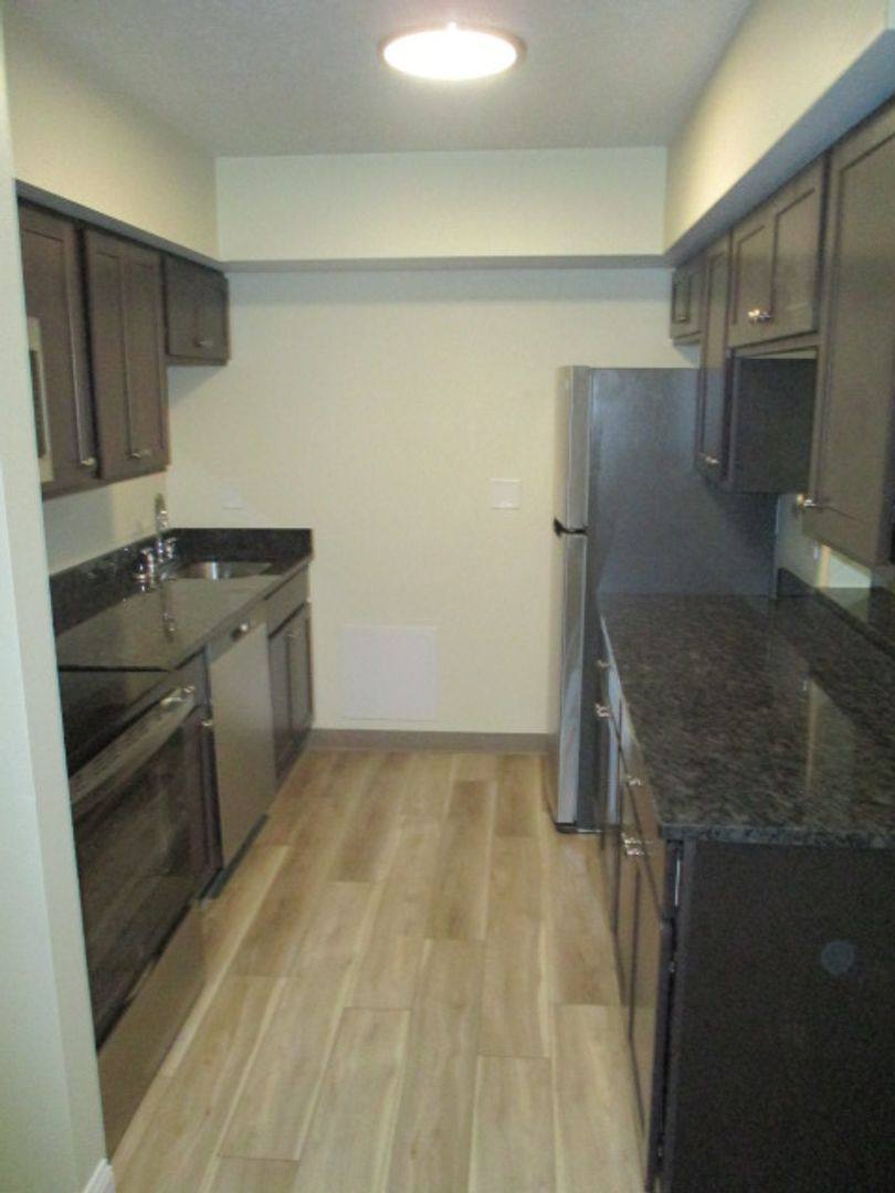 Apartment for rent at 900 Kris Dr, Coraopolis, PA 15108