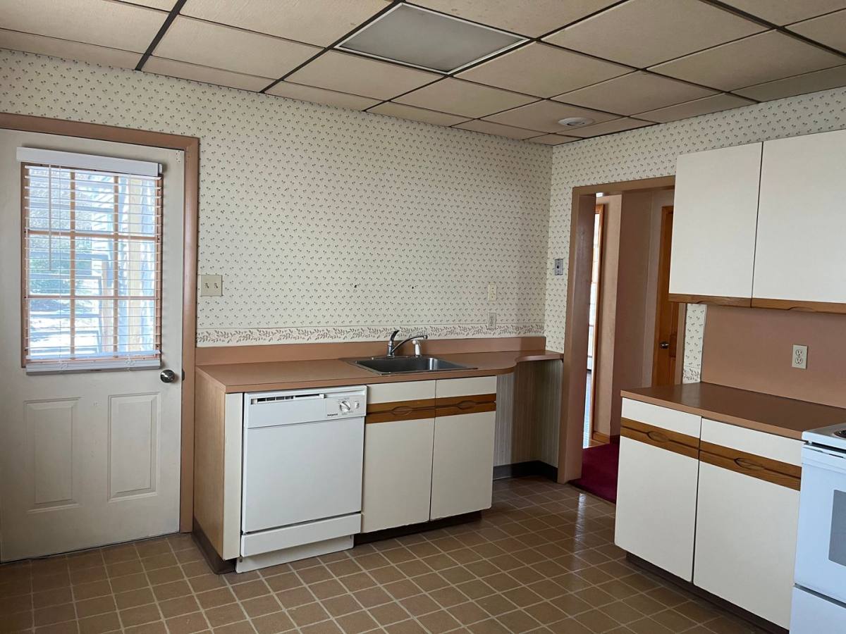 Apartment for rent at 940 Woodlawn St, Scranton, PA 18509