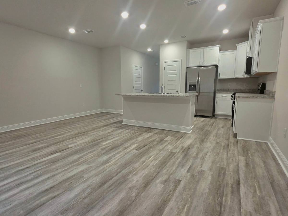 Townhouse for rent at 1306 Leeway Dr, Pensacola, FL 32507