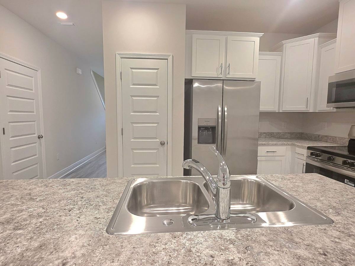 Townhouse for rent at 1306 Leeway Dr, Pensacola, FL 32507