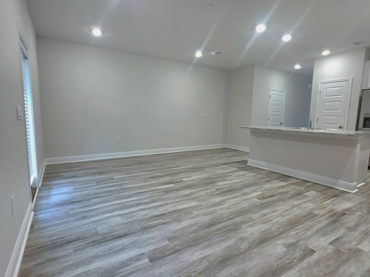 Townhouse for rent at 1306 Leeway Dr, Pensacola, FL 32507