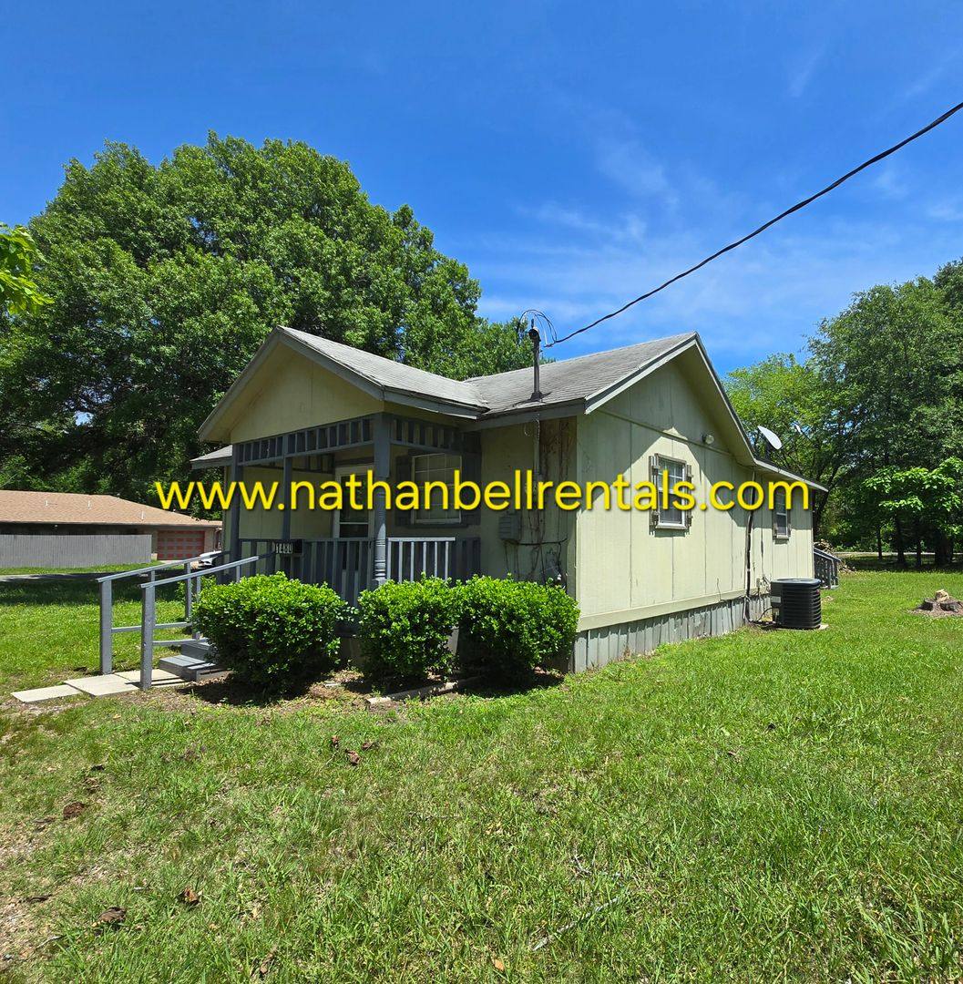House for rent at 1480 10th St NE, Paris, TX 75460