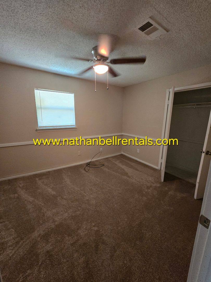 House for rent at 1480 10th St NE, Paris, TX 75460