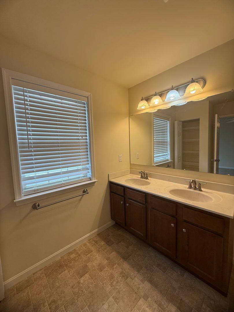 Townhouse for rent at 16 Brook Side Dr, Carlisle, PA 17013